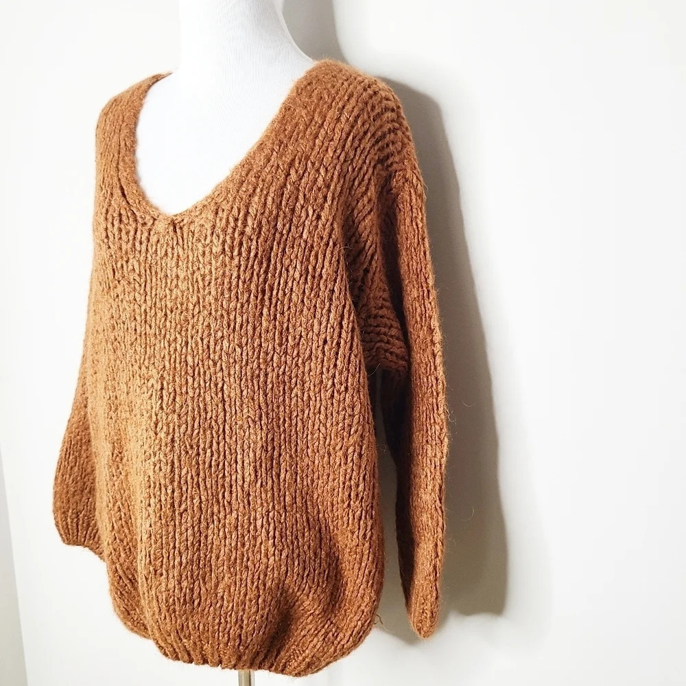 New Natasha Paris Chunky Knit Sweater - Picture 2 of 6